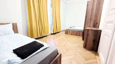 Ein Bett oder Betten in einem Zimmer der Unterkunft Spacious Rooms - 15 Min from Airport & City Center, 5 Min from Vienna Main-Bus Station EZ9
