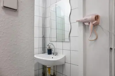 Grundriss der Unterkunft Comfy 2BR Apartment Near Downtown for Longstays
