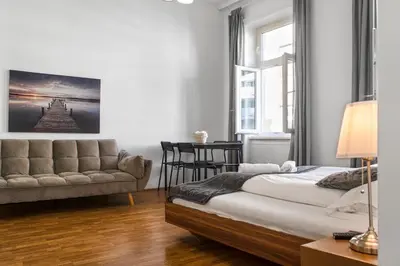 Grundriss der Unterkunft Comfy 2BR Apartment Near Downtown for Longstays