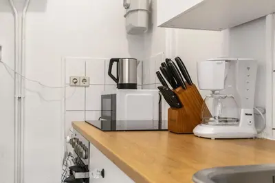 Grundriss der Unterkunft Comfy 2BR Apartment Near Downtown for Longstays
