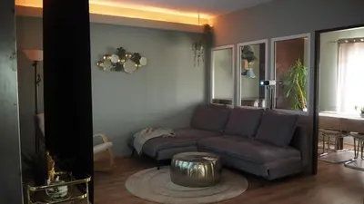 Ein Sitzbereich in der Unterkunft Spacious Bohemian City Apartment Near Castle Schönbrunn