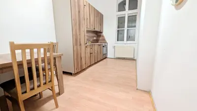 Küche/Küchenzeile in der Unterkunft Spacious Rooms - 15 Min from Airport & City Center, 5 Min from Vienna Main-Bus Station EZ8