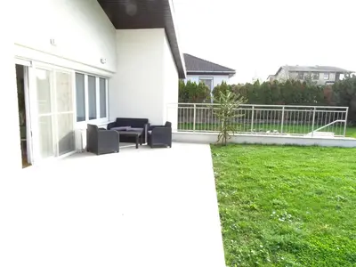 Ein Garten an der Unterkunft Haus Dr Beirergasse