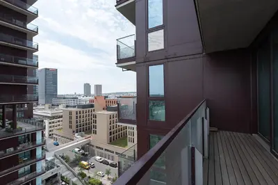 Ein Balkon oder eine Terrasse in der Unterkunft Hoch hinaus - Pool am Dach, Rundum Balkon mit Traumaussicht