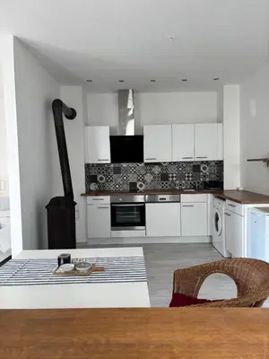 Küche/Küchenzeile in der Unterkunft Charmante Ferienwohnung mit Segelmöglichkeit