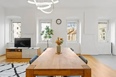 TV/Unterhaltungsangebot in der Unterkunft 7 min to Shopping Street I 5 min to Train Station