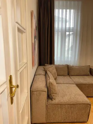 Ein Sitzbereich in der Unterkunft Apartment in Staatsoper Nhe prime location