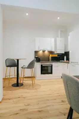 Küche/Küchenzeile in der Unterkunft Comfy 3BR perfect for 4-6 metro free parking