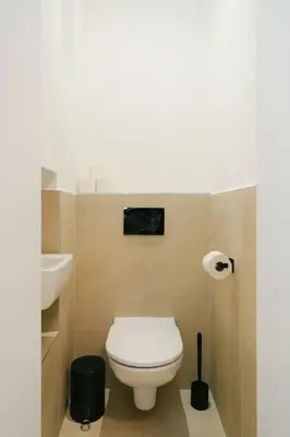 Ein Badezimmer in der Unterkunft Comfy 3BR perfect for 4-6 metro free parking