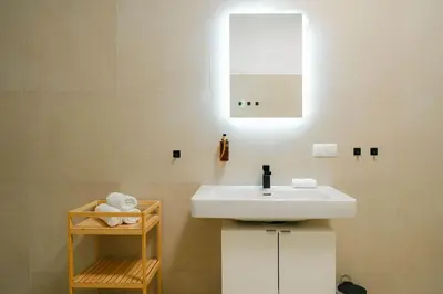Ein Badezimmer in der Unterkunft Comfy 3BR perfect for 4-6 metro free parking