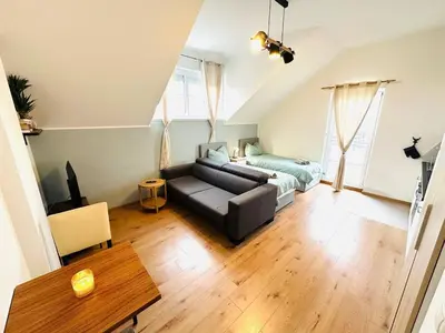 Ein Sitzbereich in der Unterkunft 1 Min to Metro I Balcony I 20 Min to Inner City