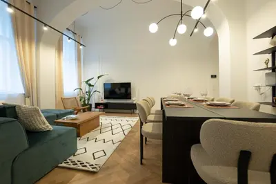 TV/Unterhaltungsangebot in der Unterkunft Spacious 3BR Escape with Sauna and Billiard