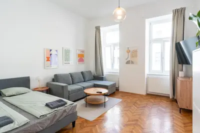 Ein Sitzbereich in der Unterkunft Prestige Living Vienna