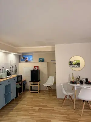 Küche/Küchenzeile in der Unterkunft City Oase, House floor, fitness, garden, jacuzzi, close to subway U1