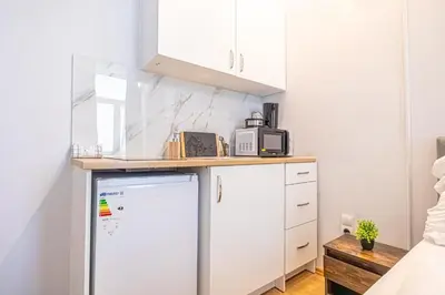 Küche/Küchenzeile in der Unterkunft Comfy & Quiet Studio in Viennas 12th District
