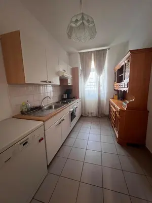 Küche/Küchenzeile in der Unterkunft Wohnung nahe Brunnenmarkt & zentrumsnah