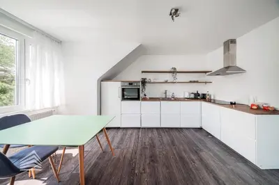 Küche/Küchenzeile in der Unterkunft Quiet city oasis for up to 5 guests
