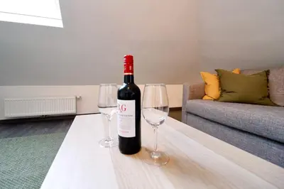 Ein Sitzbereich in der Unterkunft Quiet city oasis for up to 5 guests
