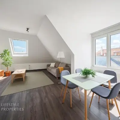 Quiet city oasis for up to 5 guests
