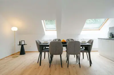 Grundriss der Unterkunft Modern 3BR perfect for 4-6 metro close to Naschmarkt