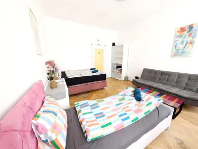 Grundriss der Unterkunft Cozy Apartment in Lugner City Area