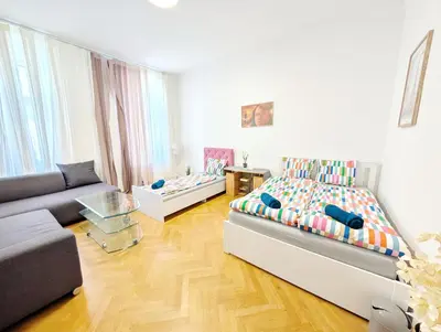 Grundriss der Unterkunft Cozy Apartment in Lugner City Area