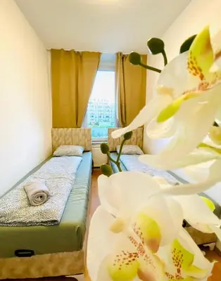 Grundriss der Unterkunft Spacious 5-Bedroom Apartment for 11 Near Train Station