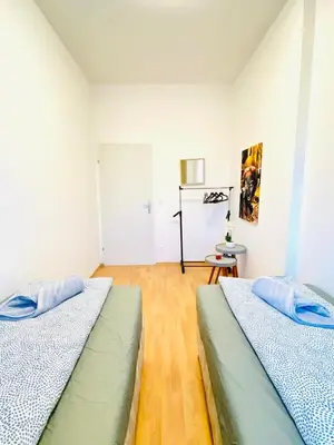 Grundriss der Unterkunft Spacious 5-Bedroom Apartment for 11 Near Train Station