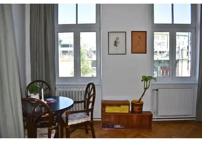 Ein Sitzbereich in der Unterkunft vintage private rooms - LGBTQ & female friendly