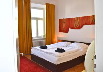 Ein Bett oder Betten in einem Zimmer der Unterkunft vintage private rooms - LGBTQ & female friendly