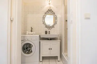 Ein Badezimmer in der Unterkunft Stylish 1BR Apartment in Vienna, City Center