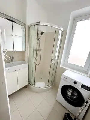 Ein Badezimmer in der Unterkunft 2 rooms apartment near Schönbrunn palace