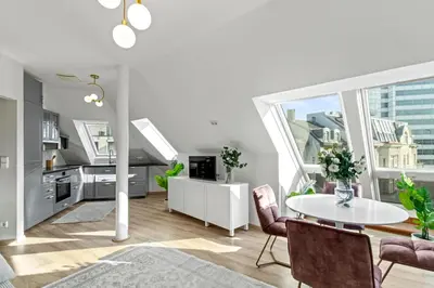 Ein Sitzbereich in der Unterkunft Modern City-View Stay in the Heart of Vienna
