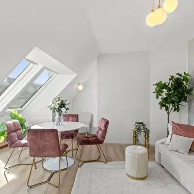 Modern City-View Stay in the Heart of Vienna