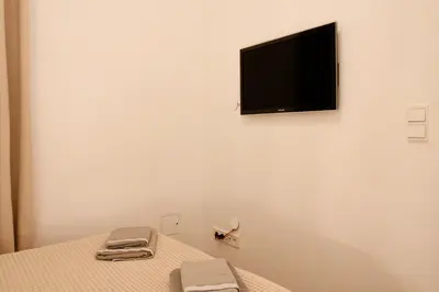 TV/Unterhaltungsangebot in der Unterkunft Bright & Chic Downtown Hideaway