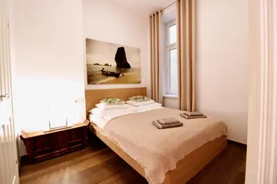 Ein Bett oder Betten in einem Zimmer der Unterkunft Bright & Chic Downtown Hideaway