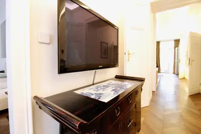 TV/Unterhaltungsangebot in der Unterkunft Urban Oasis in Neubau with Cozy Fireplace
