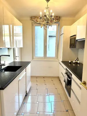 Küche/Küchenzeile in der Unterkunft Central View Vienna 92 sq m 3 BD apartment