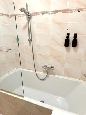 Ein Badezimmer in der Unterkunft Central View Vienna 92 sq m 3 BD apartment