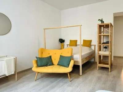 Ein Sitzbereich in der Unterkunft SERVUS HOMES - Metro Stadthalle - VIENNA CALLING