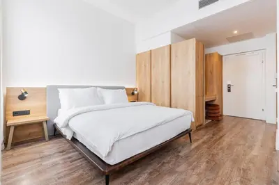Ein Bett oder Betten in einem Zimmer der Unterkunft FortyPlusOne Hotel Vienna