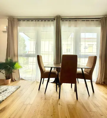 Ein Sitzbereich in der Unterkunft Möbliertes Apartment