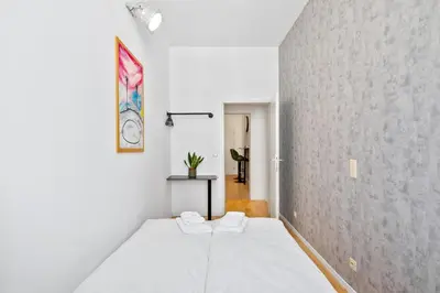 Ein Bett oder Betten in einem Zimmer der Unterkunft Industrial Soul Vienna - near center