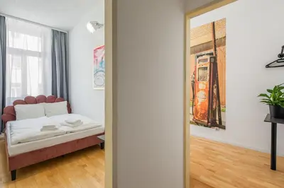 Ein Bett oder Betten in einem Zimmer der Unterkunft Industrial Soul Vienna - near center