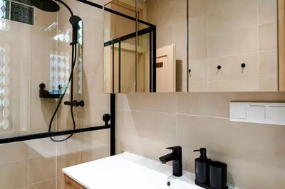 Ein Badezimmer in der Unterkunft Heritage Apartments in Historical Musician Residence of Josef Klein