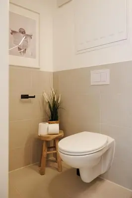 Ein Badezimmer in der Unterkunft Vienna Courtyard Suite, 10 Min to Center, Terrace