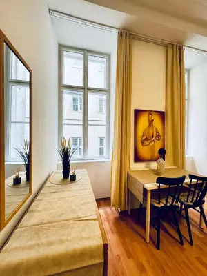 Ein Bett oder Betten in einem Zimmer der Unterkunft Modern 1-Bedroom Apartment for 3, 15 Minutes from Augarten