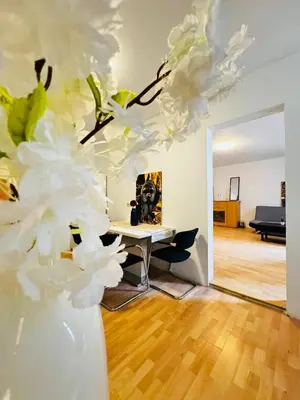 Ein Sitzbereich in der Unterkunft Cozy 1BR Apartment, 15 Min from Augarten
