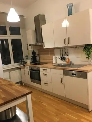Küche/Küchenzeile in der Unterkunft Gemütliche ruhige Altbauwohnung Nähe Hauptbahnhof und City