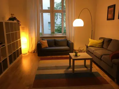 Ein Sitzbereich in der Unterkunft Gemütliche ruhige Altbauwohnung Nähe Hauptbahnhof und City